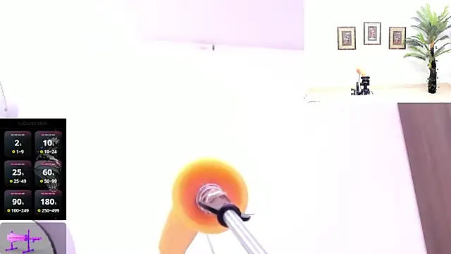 Paulina Davis  online show from 03/22/25, 10:04