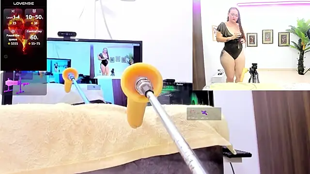 Paulina Davis  online show from 10/21/25, 12:54