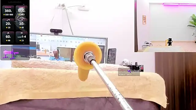 Paulina Davis  online show from 02/24/26, 12:33