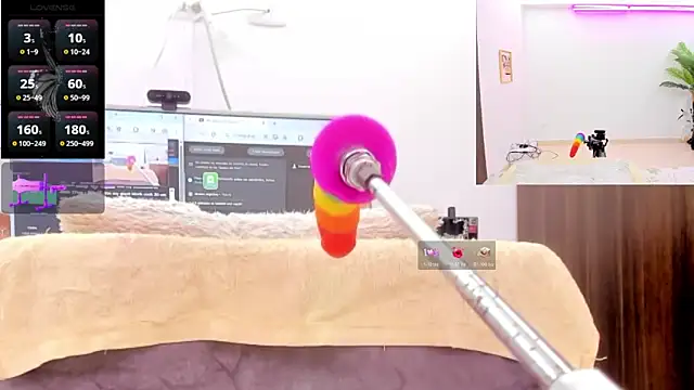 Paulina Davis  online show from 03/08/26, 01:11