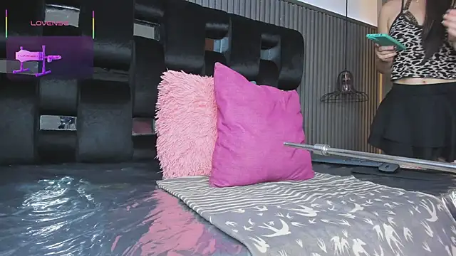 levana1 online show from 10/24/25, 03:05