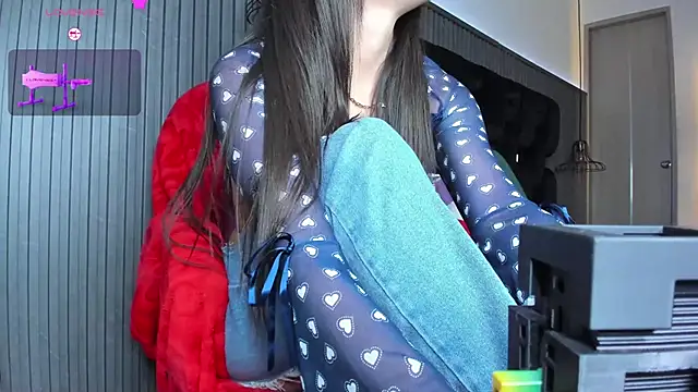 levana1 online show from 11/12/25, 09:07