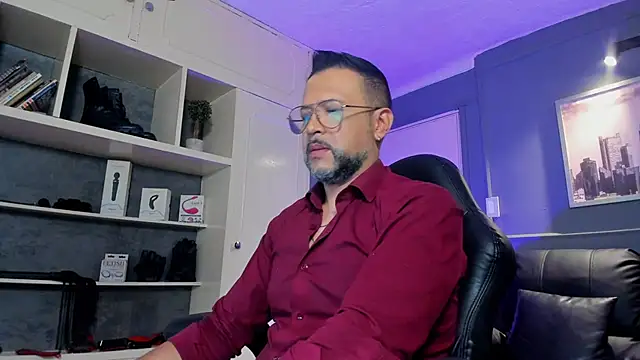 Snapshot of MrFrank_tattoo chatting on 09/18/25, 11:57 MrFrank tattoo online show from 09/18/25, 11:57