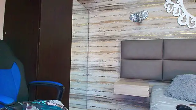 oliver  brown online show from 11/23/25, 11:04