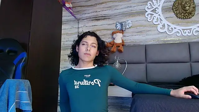 oliver  brown online show from 04/12/26, 08:45