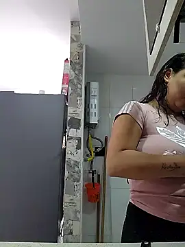 Snapshot of LizzRouse chatting on 11/15/25, 03:16 LizzRouse online show from 11/15/25, 03:16