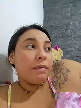 Snapshot of LizzRouse chatting on 11/16/25, 03:44 LizzRouse online show from 11/16/25, 03:44