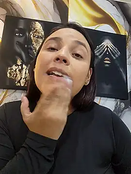 Snapshot of LizzRouse chatting on 07/17/26, 09:45 LizzRouse online show from 07/17/26, 09:45