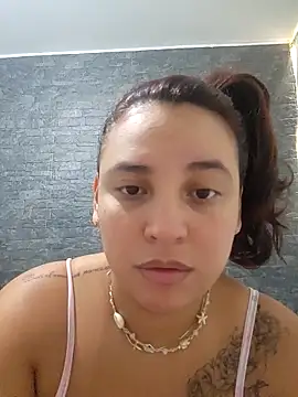 Snapshot of LizzRouse chatting on 12/18/25, 01:37 LizzRouse online show from 12/18/25, 01:37