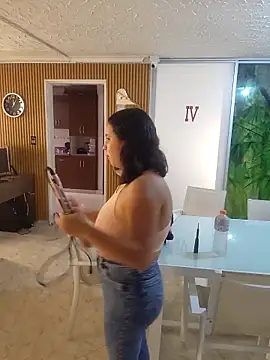 LizzRouse online show from 03/11/26, 06:02