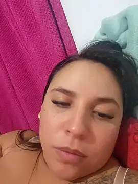 Snapshot of LizzRouse chatting on 10/19/25, 12:57 LizzRouse online show from 10/19/25, 12:57