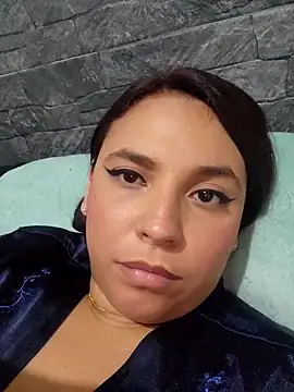 Snapshot of LizzRouse chatting on 11/26/25, 01:16 LizzRouse online show from 11/26/25, 01:16