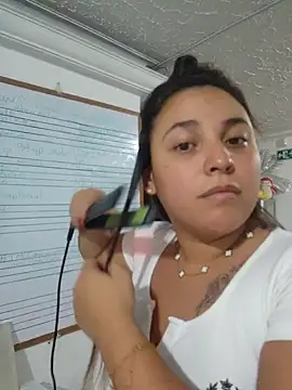 Snapshot of LizzRouse chatting on 11/05/25, 07:28 LizzRouse online show from 11/05/25, 07:28