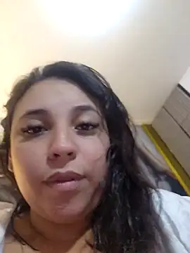 Snapshot of LizzRouse chatting on 05/18/26, 08:35 LizzRouse online show from 05/18/26, 08:35