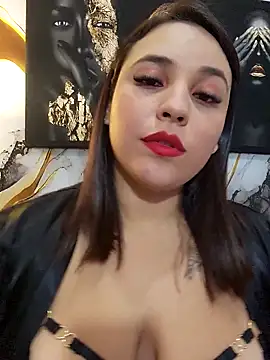 Snapshot of LizzRouse chatting on 05/14/26, 09:12 LizzRouse online show from 05/14/26, 09:12