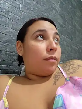 Snapshot of LizzRouse chatting on 12/01/25, 03:51 LizzRouse online show from 12/01/25, 03:51