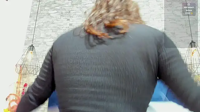 Snapshot of LizzRouse chatting on 09/09/25, 10:52 LizzRouse online show from 09/09/25, 10:52