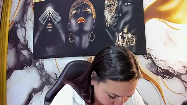 Snapshot of LizzRouse chatting on 06/05/26, 09:31 LizzRouse online show from 06/05/26, 09:31