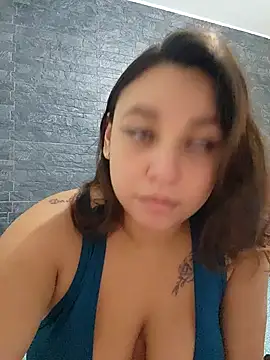 Snapshot of LizzRouse chatting on 11/19/25, 05:35 LizzRouse online show from 11/19/25, 05:35