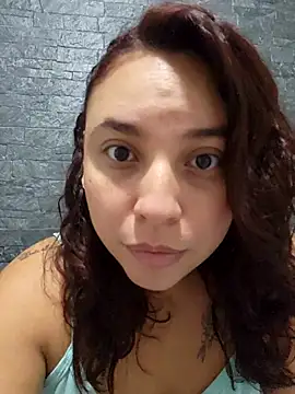 Snapshot of LizzRouse chatting on 11/29/25, 01:11 LizzRouse online show from 11/29/25, 01:11