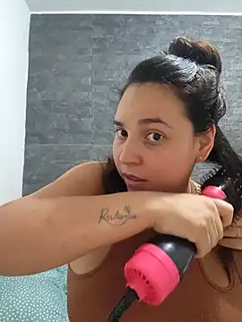 Snapshot of LizzRouse chatting on 11/18/25, 09:40 LizzRouse online show from 11/18/25, 09:40