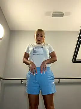 Strongqueen online show from 10/10/25, 09:15