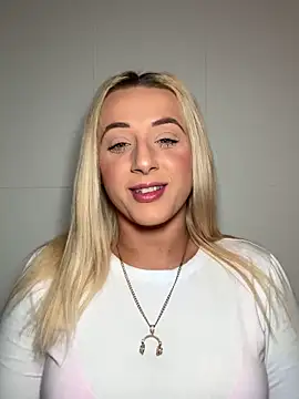 Strongqueen online show from 09/12/25, 09:58