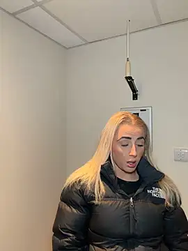 Strongqueen online show from 12/20/25, 09:06