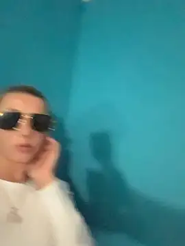 Strongqueen online show from 09/11/25, 09:04