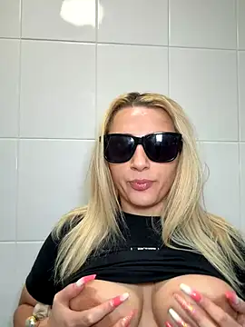 Strongqueen online show from 11/20/25, 07:03