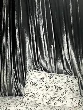 Strongqueen online show from 11/13/25, 09:19