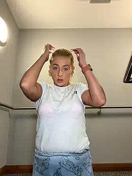 Strongqueen online show from 10/09/25, 09:15