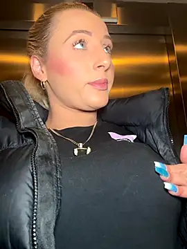 Strongqueen online show from 09/18/25, 07:17