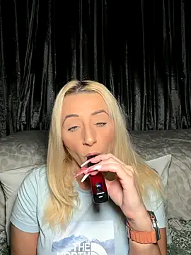 Strongqueen online show from 11/08/25, 08:12