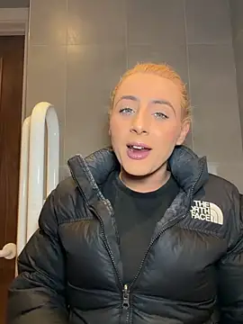 Strongqueen online show from 10/18/25, 08:44