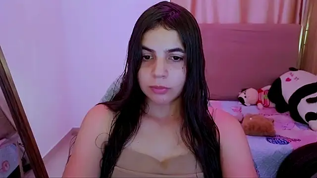 Snapshot of _elenna chatting on 06/19/26, 05:41 elenna online show from 06/19/26, 05:41