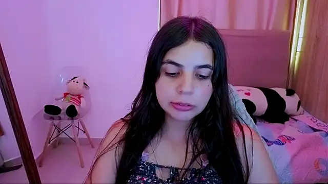 Snapshot of _elenna chatting on 06/11/26, 06:05 elenna online show from 06/11/26, 06:05