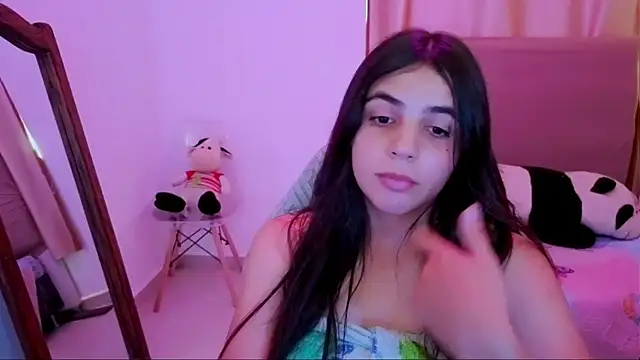 Snapshot of _elenna chatting on 06/10/26, 05:58 elenna online show from 06/10/26, 05:58