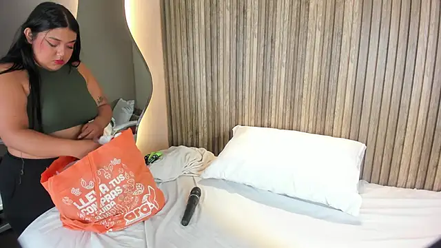 Crismat  online show from 03/21/25, 04:17