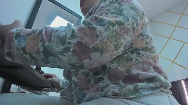  rebecca1 online show from 01/11/26, 04:47