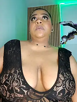 Snapshot of BiancaFollerach chatting on 05/19/26, 11:39 BiancaFollerach online show from 05/19/26, 11:39