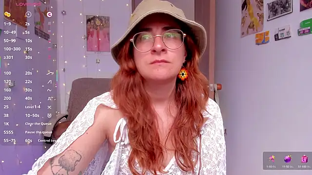 Snapshot of linda_giggle chatting on 09/23/25, 01:51 linda giggle online show from 09/23/25, 01:51
