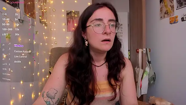 linda giggle online show from 11/05/25, 10:02