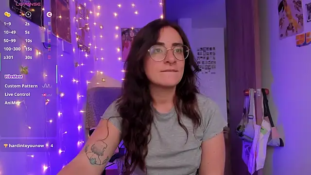 linda giggle online show from 11/21/25, 09:36