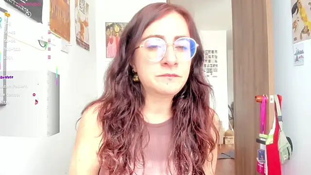 Snapshot of linda_giggle chatting on 05/14/26, 02:36 linda giggle online show from 05/14/26, 02:36