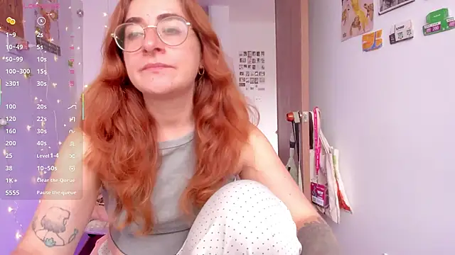 Snapshot of linda_giggle chatting on 10/08/25, 02:07 linda giggle online show from 10/08/25, 02:07