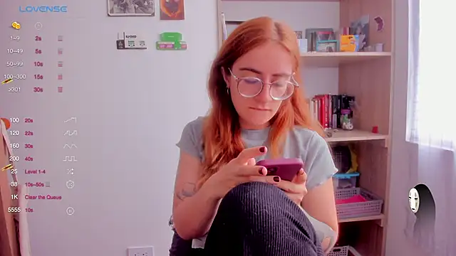 Snapshot of linda_giggle chatting on 02/23/25, 06:12 linda giggle online show from 02/23/25, 06:12