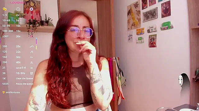 Snapshot of linda_giggle chatting on 06/11/26, 02:25 linda giggle online show from 06/11/26, 02:25