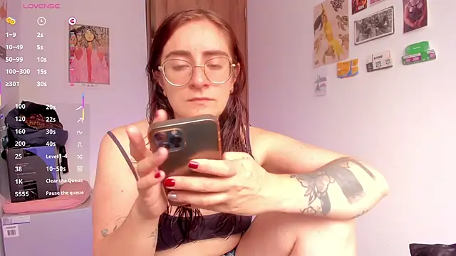 linda giggle online show from 03/09/26, 03:59