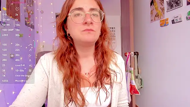 Snapshot of linda_giggle chatting on 09/30/25, 02:34 linda giggle online show from 09/30/25, 02:34